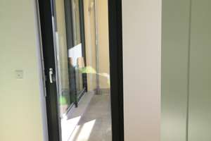 Moderne, voll möblierte Neubauwohnung mit Balkon, Tiefgaragenstellplatz und Top-Lage in München-Riem – Flughafen-Riem-Straße 43, 81829 Messestadt Riem, München – Vorschaubild 4