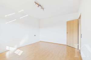 Großzügiges Wohnen in Merzig – Einfamilienhaus mit Garten, Balkon & Wintergarten – Die vollständige Adresse der Immobilie erhältst du vom Anbieter., 66663 Merzig – Vorschaubild 32