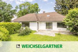 Einfamilienhaus-Bungalow mit schönem Südgarten (5 Gehminuten zur S-Bahn) – Die vollständige Adresse der Immobilie erhältst du vom Anbieter., 82223 Eichenau – Vorschaubild 1
