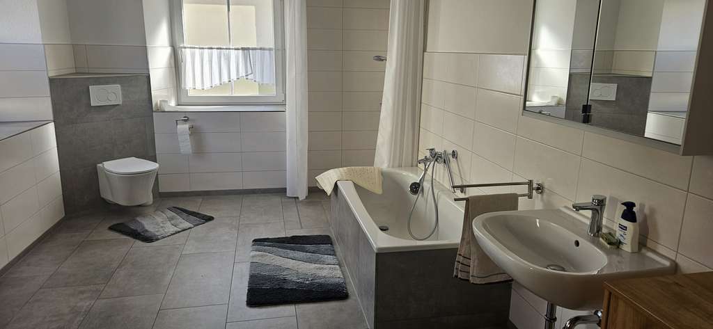 Immobilie in Hausen am Bussen - Großes Bauernhaus mit 10 Zimmern in Hausen am Bussen - Bild 4