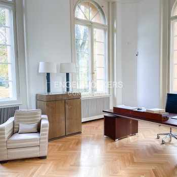 Repräsentative Büro-Villa sucht Mieter!