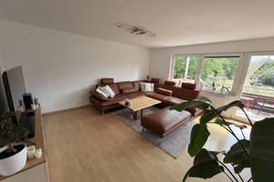 3,5-Zimmer-Wohnung mit Balkon, Garage & Keller in Stuttgart-Hofen – Hopfenseeweg 1, 70378 Hofen, Stuttgart – Vorschaubild 3