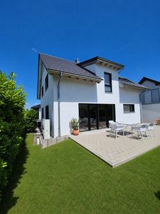 Neuwertiges Einfamilienhaus mit Einliegerwohnung in bevorzugter Lage von Neckarsulm-Amorbach