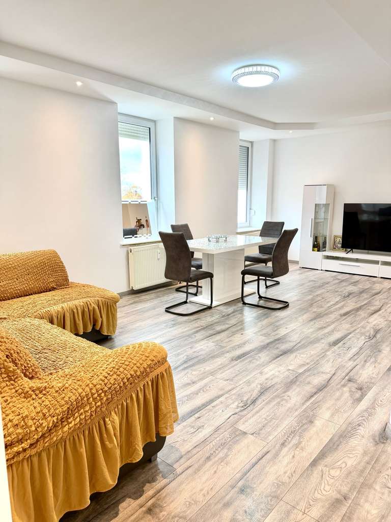 Immobilie in Pirmasens - Renovierte 2 Zimmer Wohnung mit Kochnische, Badezimmer und Abstellraum - Bild 0