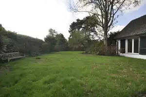 WOHNEN & LEBEN in ALT-WITTLAER:
Klassischer Winkel-Bungalow 
in fußläufiger Nähe zum RHEINDEICH! – Düsseldorf – Vorschaubild 8