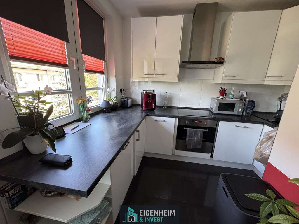 Immobilie in Berlin - Charmante 2-Zimmer-Wohnung nahe Tegeler See – modernisiert und mit französischem Balkon - Bild 0