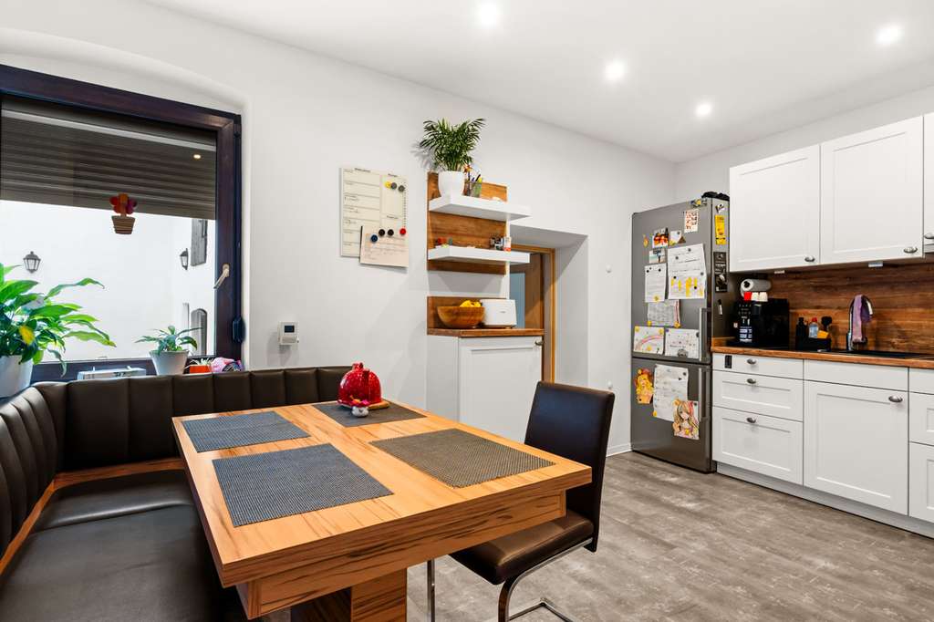 Immobilie in Vellmar - Einfamilienhaus mit pflegeleichten Grundstück zum Kauf - Bild 2