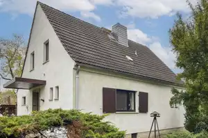 Wohnglück schaffen in Halle (Saale): EFH mit großzügigem Garten  – Halle (Saale) – Vorschaubild 1