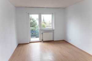 Charmantes Reihenmittelhaus in Nürnberg-Großgründlach: Einbauküche, Garage, ruhige Lage. – Bad Brückenauer Straße 24b, 90427 Nürnberg – Vorschaubild 19