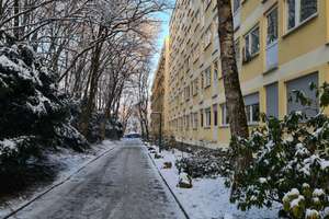Bezugsfreies App. mit Küche und Badewanne – Forstenrieder Allee 6a, 81476 Forstenried, München – Vorschaubild 12