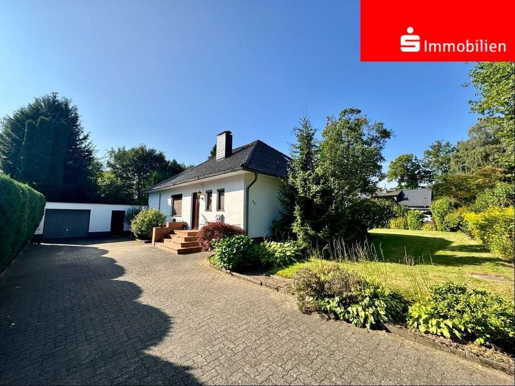 Traumlage mitten im Ort und dennoch ruhig - EFH mit Teilkeller und Garage