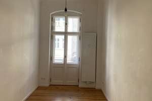 3 Zimmerwohnung mit Einbauküche, Wannenbad und Balkon – Bastianstraße 20, 13357 Gesundbrunnen, Berlin – Vorschaubild 3