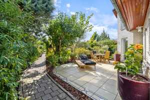 Wohnen im Traumhaus mit wunderschöner Gartenoase, Kachelofenkamin und Solarstromanlage – Pinneberg (Kreis) – Vorschaubild 3