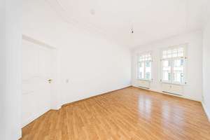 Historischer Altbaucharme – Großzügige 3-Zimmer-Wohnung mit Erker in Top-Lage