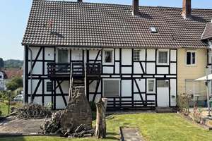 /// 1-2 Familiendoppelhaushälfte mit Garage, Stellplatz und schönem Grundstück in ruhiger Wohn – Die vollständige Adresse der Immobilie erhältst du vom Anbieter., 34302 Guxhagen – Vorschaubild 2