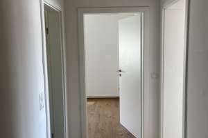 Traumhaft gelegene 3 Zi-Whg; SW-Balkon; Stadtnähe; Gartenzugang mit Kanuliegeplatz (Oker) 1. OG – Die vollständige Adresse der Immobilie erhältst du vom Anbieter., 38118 Westliches Ringgebiet, Braunschweig – Vorschaubild 3