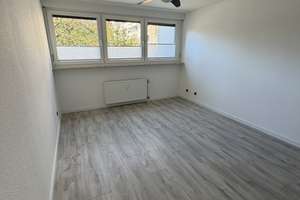 Helle, modernisierte 2 Zimmer-Wohnung mit Loggia, Einbauküche & Stellplatz in ruhiger Lage – 55246 Mainz-Kostheim, Wiesbaden – Vorschaubild 8