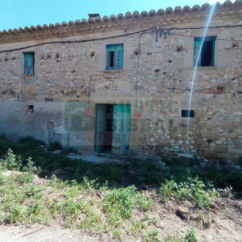 Einzigartige Investitionsmöglichkeit in Pontós, Alt Empordà Vier angrenzende Grundstücke mit außerge