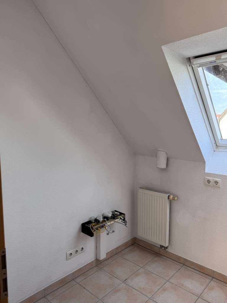 Immobilie in Harthausen - schöne Dachgeschoß-Wohnung mit Balkon und Garage SüdWestLage - Bild 4