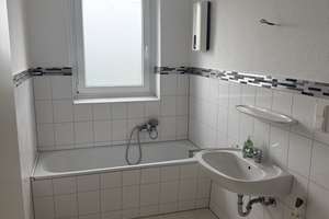 Erstbezug nach renow. helle 3-Zi. Whg mit Vollbad und Gäste WC, Einbauküche und Balkon  – Turnerstr. 49, 28777 Rönnebeck, Bremen – Vorschaubild 2