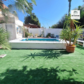 FREISTEHENDES HAUS MIT POOL IN MEERESNÄHE. ZONE VIA AUGUSTA ARRABASSADA.