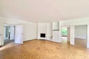 Freistehender Bungalow mit großem Garten, Pool und Garage in exklusiver Lage in Essen Bredeney – Essen – Vorschaubild 1