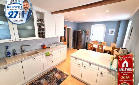 FAMILIENHAUS MIT 4 SCHLAFZIMMERN, EBK, PARKETT, 2 BÄDERN SOWIE EINEM MINIGARTEN