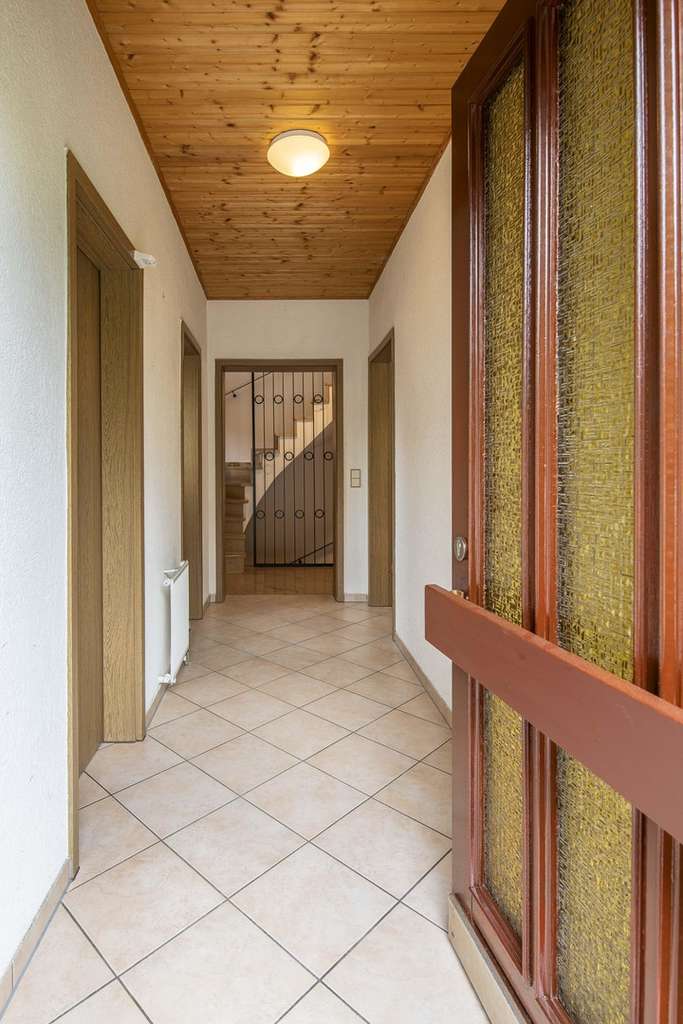 Immobilie in Kleinrinderfeld - Beeindruckende Doppelhaushälfte mit lichtdurchfluteten Räumen in ruhiger Lage - Bild 3