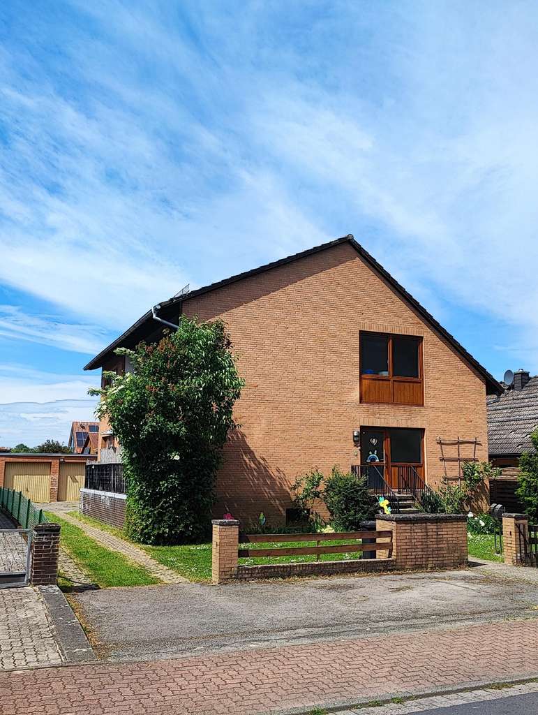 Immobilie in Sehnde - von Privat: 2 Fam.-Haus in Sehnde-Bolzum mit 1.010 m²-Grundstück - Bild 0