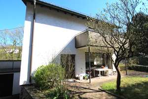 Erwecken Sie dieses Haus aus dem Dornröschen-Schlaf – Die vollständige Adresse der Immobilie erhältst du vom Anbieter., 65817 Eppstein – Vorschaubild 2