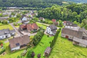Charmantes Einfamilienhaus auf 931m² Grund mit viel Potenzial, Garage und Garten in Antweiler – Die vollständige Adresse der Immobilie erhältst du vom Anbieter., 53533 Antweiler – Vorschaubild 49