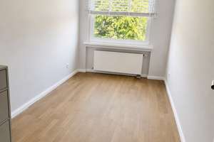 Exklusive, hochwertig möblierte 3-Zimmer-Wohnung mit Sonnenbalkon, Stellplatz und Designermöbeln – Kyffhäuserstraße 19, 40545 Oberkassel, Düsseldorf – Vorschaubild 9
