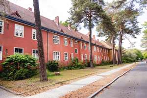Provisionsfrei: sanierte 4 Zimmer Wohnung mit Gartennutzung in Zinnowwaldsiedlung! – Hartmannsweilerweg 14, 14163 Zehlendorf, Berlin – Vorschaubild 1