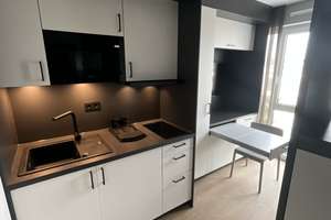 mio Smart Apartment: Vollmöbliertes 1-Zimmer-Apartment mit Designerküche, WLAN – Himmelgeister Straße 66a, 40225 Bilk, Düsseldorf – Vorschaubild 1