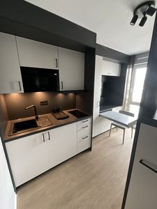 mio Smart Apartment: Vollmöbliertes 1-Zimmer-Apartment mit Designerküche, WLAN
