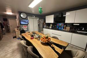 Preiswerte 4-Zimmer-Wohnung mit Balkon in Wuppertal geeignet auch als WG – Schloßbleiche 18, 42103 Elberfeld, Wuppertal – Vorschaubild 3