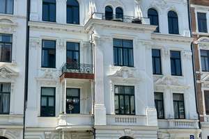 3-Zimmer-Altbau-Wohnung am Lister Platz