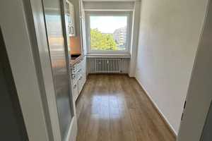Exklusive 3-Zimmer-Wohnung mit gehobener Innenausstattung mit EBK in Düsseldorf – Rather Straße 62, 40476 Düsseldorf – Vorschaubild 3