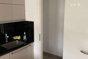 Moderne 3-Zimmer-Wohnung nahe BMW, EBK und 2 Balkonen und 2 Garagen – Fortnerstraße 22, 80933 Lerchenau-Ost, München – Vorschaubild 4