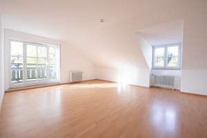 Licht,Raum und Charme unterm Dach! – Die vollständige Adresse der Immobilie erhältst du vom Anbieter., 81476 Forstenried, München – Vorschaubild 3
