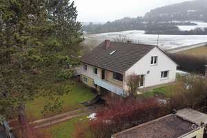 Schönes EFH in Top-Lage, stadtnah und trotzdem äußerst ruhig – Die vollständige Adresse der Immobilie erhältst du vom Anbieter., 97828 Marktheidenfeld – Vorschaubild 1