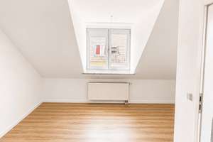 Lichtdurchflutete 3-Zimmer-Dachgeschosswohnung mit zwei Balkonen in Saarbrücken – Koßmannstraße 42, 42a, 66119 Sankt Arnual, Saarbrücken – Vorschaubild 7