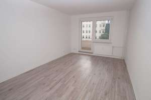 4-Zimmer-Wohnung mit BALKON, Bad mit Badewanne – Schweriner Straße 4, 39104 Altstadt, Magdeburg – Vorschaubild 6