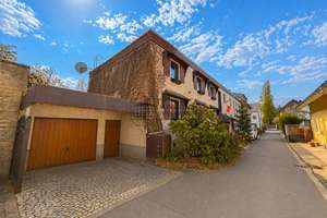 Reihenendhaus mit zwei Wohneinheiten, Wintergarten, Kamin und Sauna – Die vollständige Adresse der Immobilie erhältst du vom Anbieter., 50767 Heimersdorf, Köln – Vorschaubild 1
