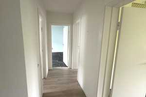 3-Zimmer-Wohnung mit Balkon & Potenzial – Stormarn (Kreis) – Vorschaubild 4