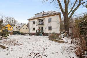 Charmantes Zweifamilienhaus mit Renditepotenzial am Kladower Damm