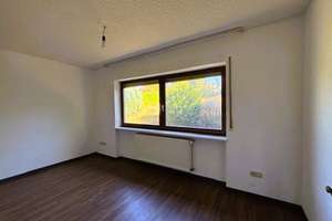 Gepflegtes freistehendes Einfamilienhaus mit viel Platz für die Familie mit Garage und Garten. – Die vollständige Adresse der Immobilie erhältst du vom Anbieter., 66571 Eppelborn – Vorschaubild 11