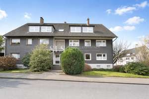 Stellplatz + Garage + Balkon: Gepflegte 3-Zimmer-Wohnung