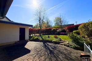 Wohnen in Bestlage: Gepflegtes Einfamilienhaus mit Garage und sonnigem Garten in Rheinbach-Stadt – Die vollständige Adresse der Immobilie erhältst du vom Anbieter., 53359 Rheinbach – Vorschaubild 3