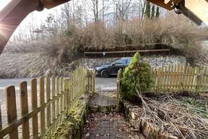 In schöner Ortsrand-/ Aussichtslage: Gepfl. EFH, u. a. mit Wintergarten, Kaminofen, Fußbodenheizung – Alte Weinstraße 33, 98554 Benshausen – Vorschaubild 11